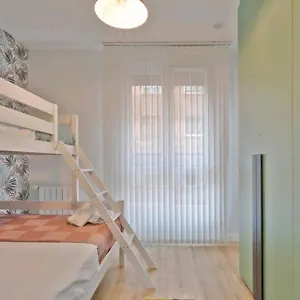 urban-flat-nuevo-y-moderno-con-garaje-y-wifi.basquecountryhotels.org/